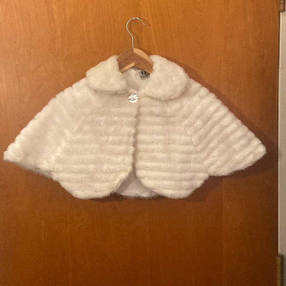 Vintage girls faux fur cape.